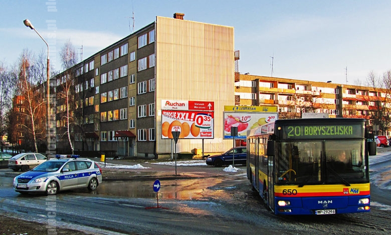 MAN #650 wyjeżdża z ul. Rutskich w ul. Gwardii Ludowej