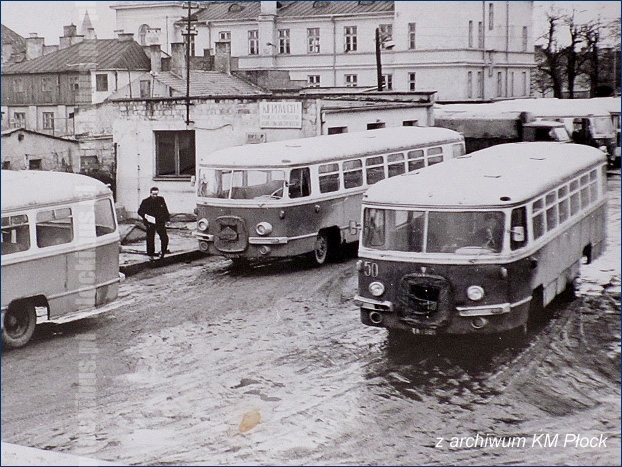 Teren dawnej zajezdni przy ul. Bieruta (w tle budynek dzisiejszej prokuratury)