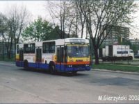 Jelcz 120M #592 jako pierwszy w październiku 1993 r. wyjechał na ulice w miejskim malowaniu. Na zdjęciu posiada już żółty kolor z przodu.
