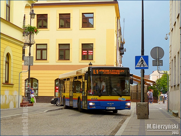Płock, ul. Bielska > Zduńska. MAN NL283 #655 obsługujący linię specjalną L1 uruchomioną na czas Pikniku Lotniczego