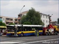 Płock, al. Armii Krajowej, 18.06.2013 r. MAN NL223 #698 po uderzeniu w blok