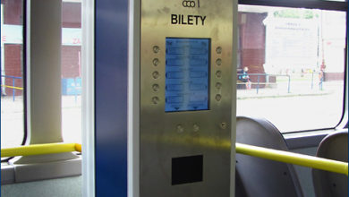 Biletomat zamontowany w Mercedesie Conecto #668