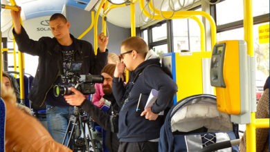 Ekipa zdjęciowa podczas pracy przy nagrywaniu filmu