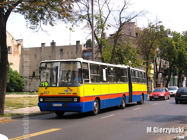 Ikarus #617 na dwukierunkowej ulicy Kwiatka (na czas objazdu)