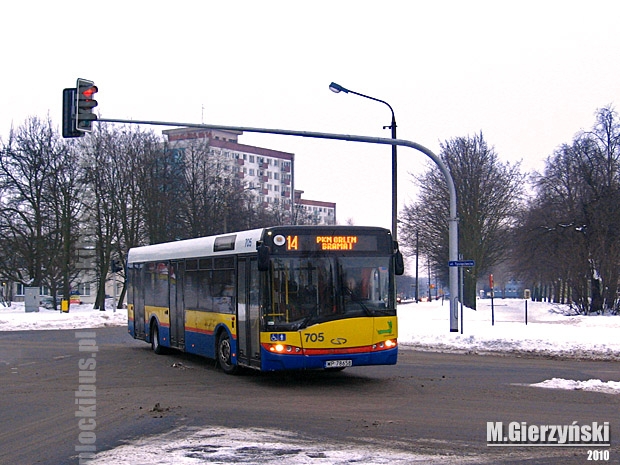 705 wraca z nowej trasy linii 14