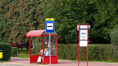 Nowy słupek przystankowy Chopina Otolińska