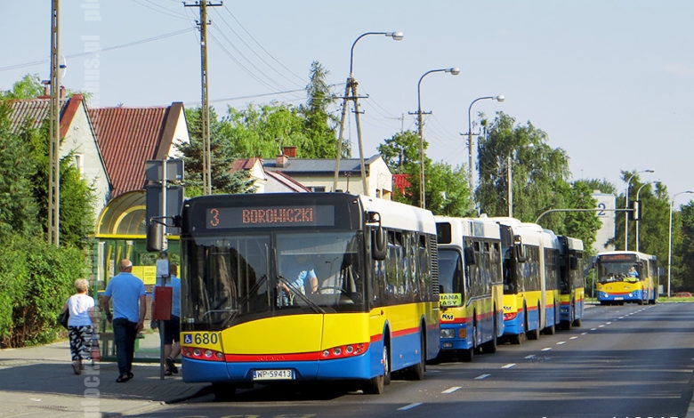 Specjalny buspas na ul. Dobrzyńskiej wydzielony dla autobusów kończących trasę na Skarpie