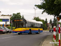 Linia 22 skręca z ul. Gałczyńskiego w ul. Miodową