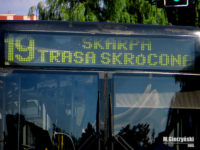 Wyświetlacz informujący o skróceniu trasy do Skarpy