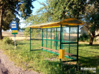 Wiata na przystanku "Mirosław, Cekanówek" ustawiona w 2014 r.