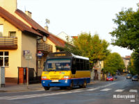 Linia L1 wraca właśnie ul. Kutnowską do Nowego Rynku w Gąbinie by zaraz zakończyć swój popołudniowy kurs na dworcu.