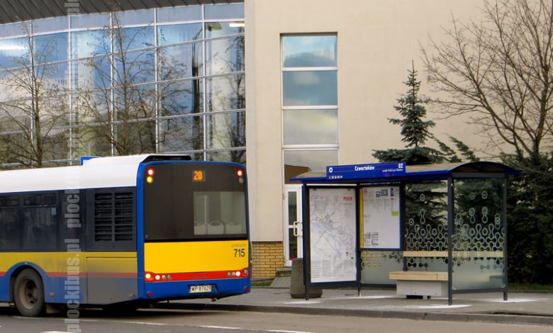 Nowa wiata na przystanku "Czwartaków 02"