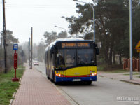 Solaris na przystanku zastępczym na ul. Podlaskiej czeka na rozpoczęcie kursu w kierunku Winiar