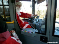 Mikołaj za sterami autobusu