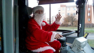 Mikołaj za sterami autobusu