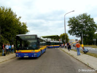 Części autobusów udało się wjechać na plac postojowy i zabrać pasażerów