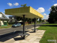 Odnowiona wiata na przystanku "Cholerka"