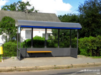 Odnowiona wiata na przystanku "Krzywa 01"