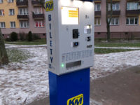 Nowy biletomat na przystanku Skarpa 01