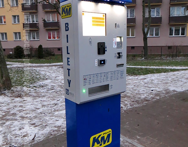 Nowy biletomat na przystanku Skarpa 01