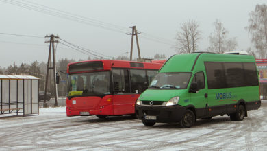 Autobus linii 115 oraz bus komunikacji zastępczej