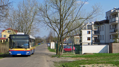 Autobus linii 15 na ulicy Boryszewskiej