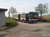 Linia 102 na pętli w miejscowości Główina