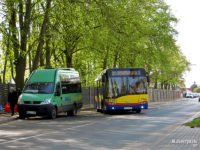 Linia busowa do Słupna na przystanku "Borowiczki Park".