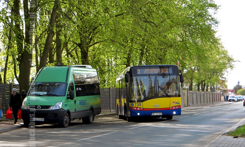 Linia busowa do Słupna na przystanku "Borowiczki Park".