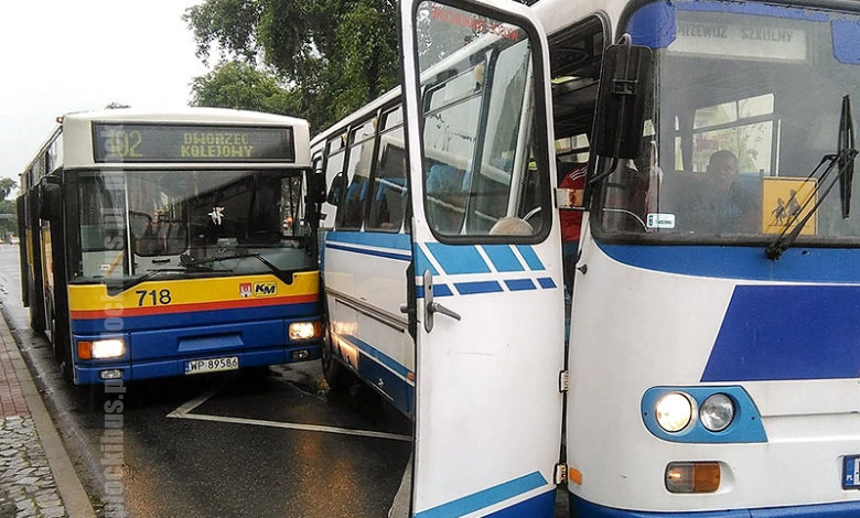 Kolizja Jelcza #718 z prywatnym Autosanem H9-21