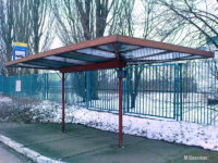 Cały czas eksploatowana wiata na przystanu "Polmo". Wiaty o podobnej kontrukcji ze szklanym dachem eksploatowane były w latach 70-tych