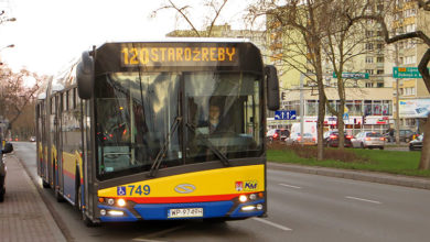 Solaris #749 rozpoczyna kurs na linii 120 do Staroźreb