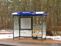 Nowa, dwuczłonowa wiata na przystanku Nadwiślańska 01