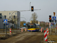 Solaris pokonuje skrzyżowanie ul. Łukasiewicza z ul. Batalionów Chłopkich