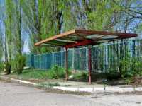 Wiata ze szklanym dachem na dawnym przystanku Polmo 01