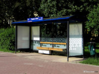 Nowa wiata na przystanku Chopina, szkoła 01