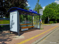 Nowa wiata na przystanku Chopina, szkoła 02