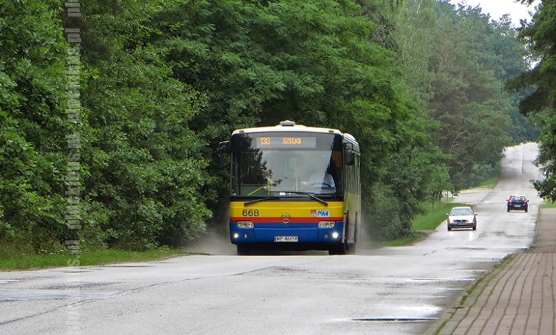 Mercedes #668 na linii 130 w kierunku Szelig