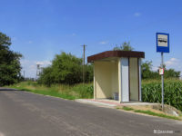 Nowa wiata na przystanku Brochocin, wieś