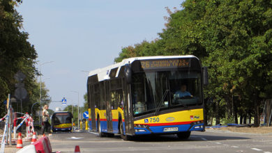 Autobus na ul. Łukasiewicza po zamknięciu ul. Miodowej