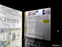 Podświetlona wiata na przystanku Chopina, szkoła 01