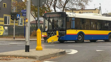 Kolizja z udziałem Solarisa #731. Foto: Gazeta Wyborcza Płock