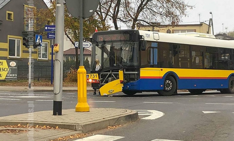 Kolizja z udziałem Solarisa #731. Foto: Gazeta Wyborcza Płock