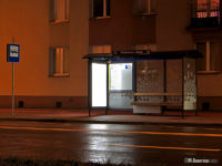 przystanek Mickiewicza, szkoła z nową wiatą