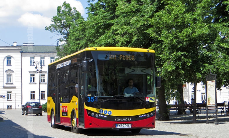 Isuzu Novociti Life pod ratuszem