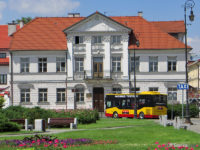 Isuzu Novociti Life na pl. Narutowicza