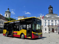 Isuzu Novociti Life pod ratuszem