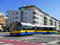 Linia 24 na rondzie łączącym ul. 3 Maja i 11 Listopada