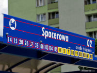 Tablica na wiacie na przystanku Spacerowa