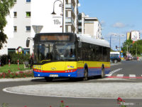 Autobus linii 19 na rondzie na ul. 3 Maja